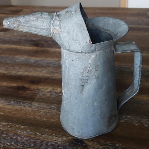 Vintage Dover 1 Quart oil can - Picture 2 of 9